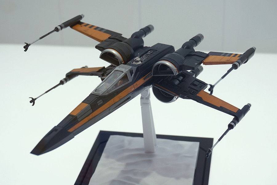 プラモデル「1/72 Xウイング・ファイター ポー専用機」は9月